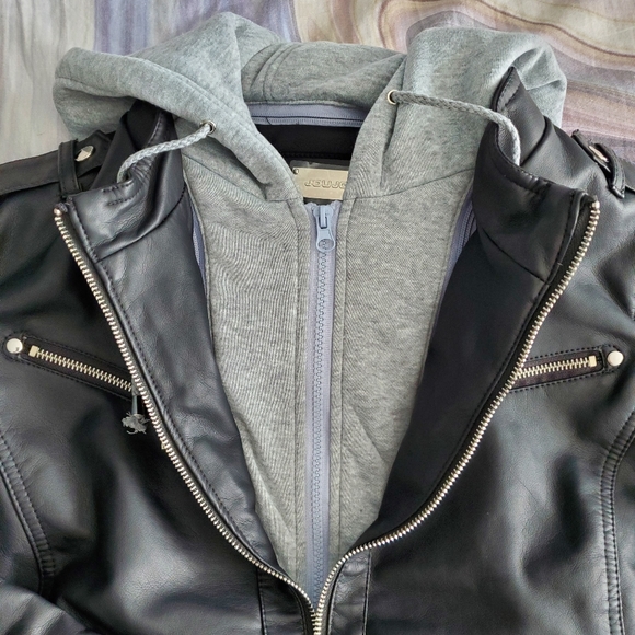 NWOT JouJou Black Pleather Moto Jacket with Removable Hood - Picture 8 of 14